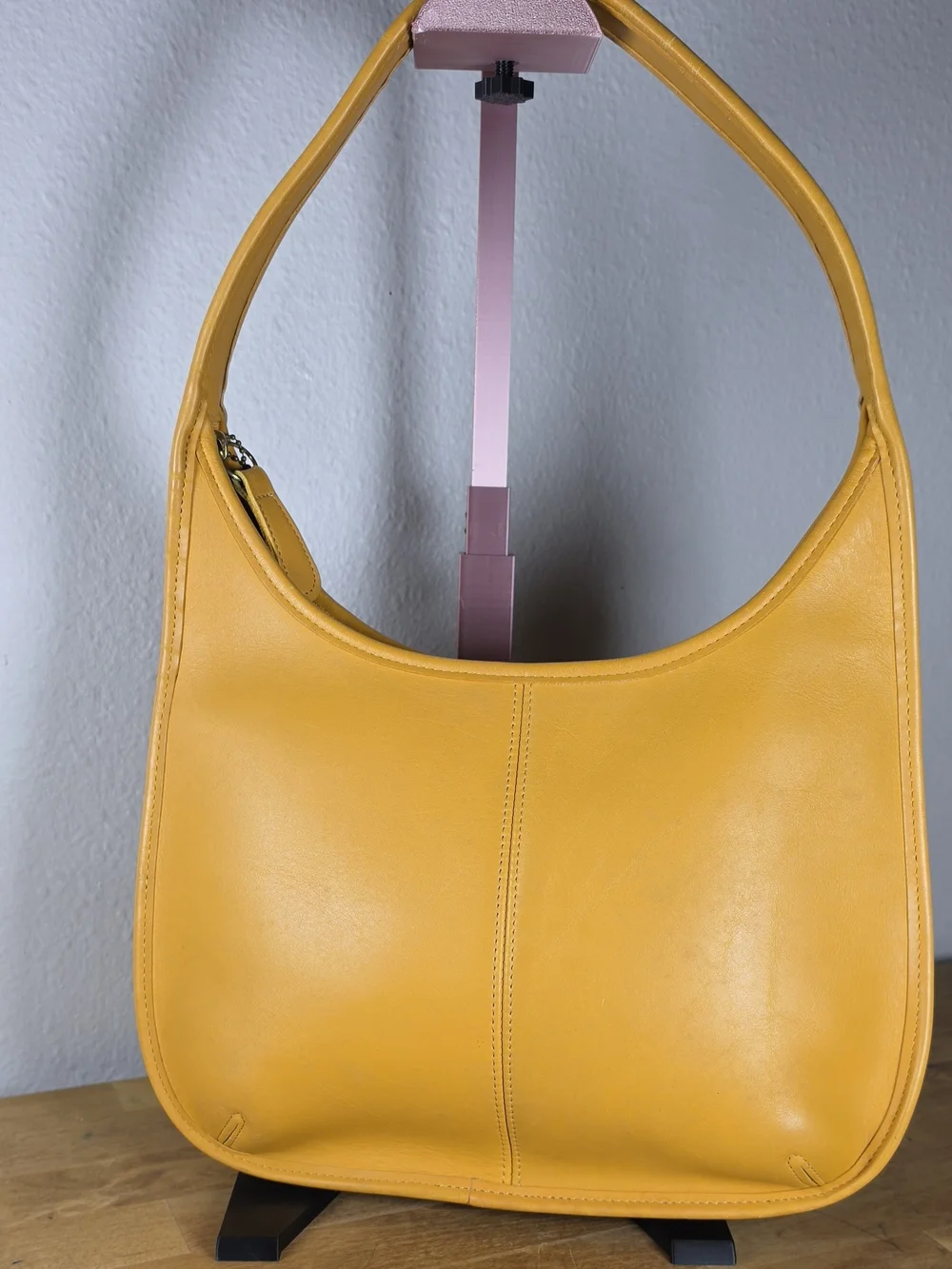 Vintage Coach Ergo Zip 9025 Yellow Glove-Tanned Leather Shoulder Bag – 1997 USA